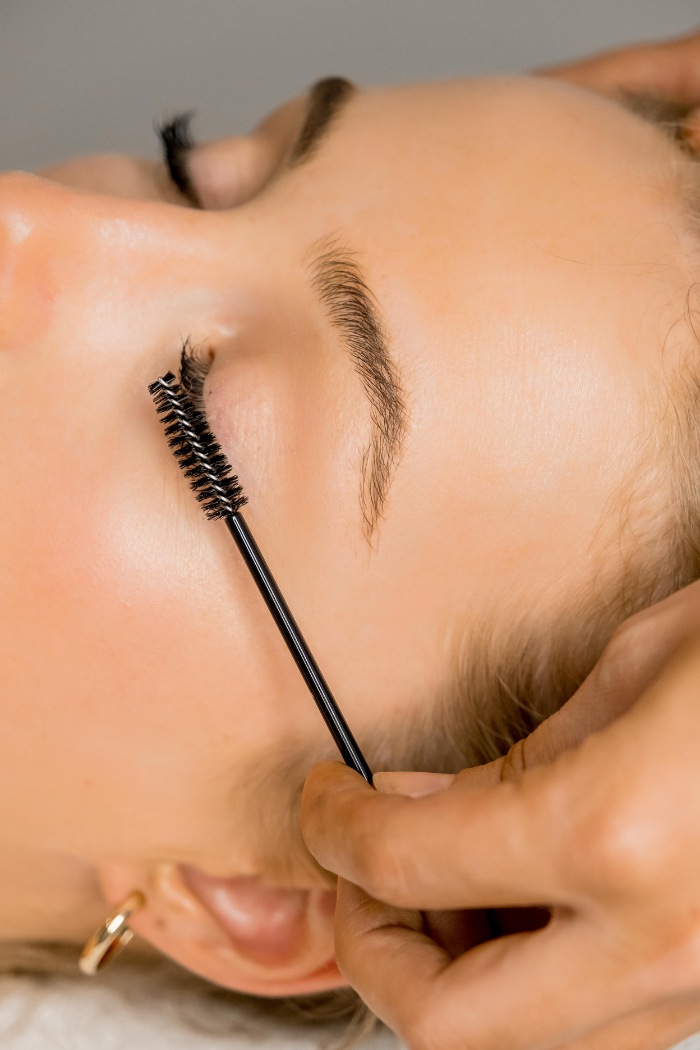 essential-tips-on-maintaining-synthetic-lashes-for-longevity-7