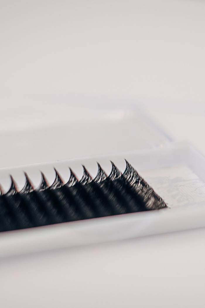 how-to-choose-the-best-silk-lash-trays-for-your-lash-business-1