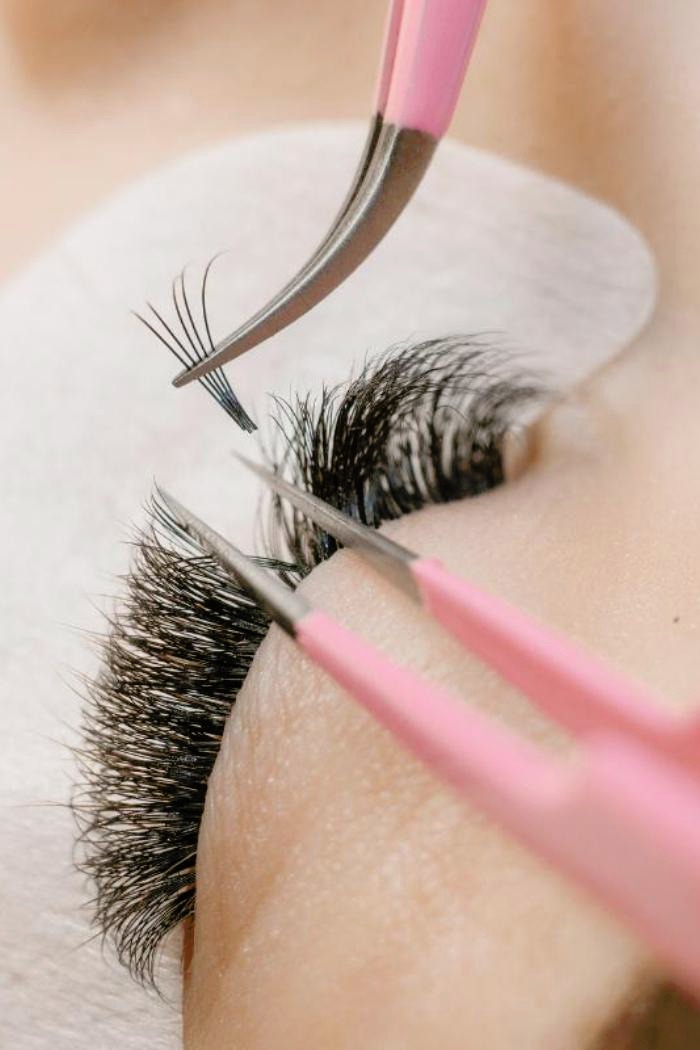 the-comprehensive-guide-to-integrating-silk-lash-into-your-beauty-business-5